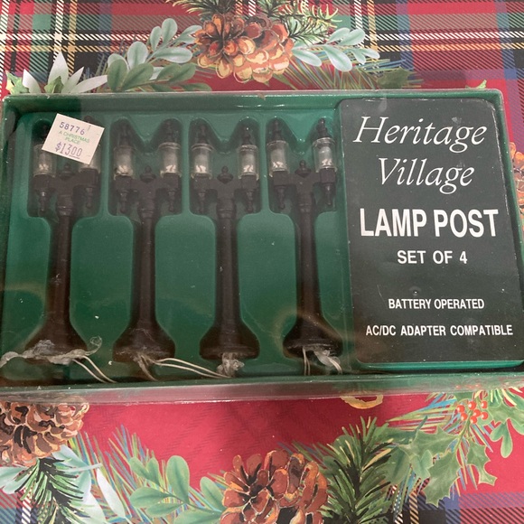 Heritage Village Lamp Posts. Set of 4. Tested.Not used. - Picture 2 of 2